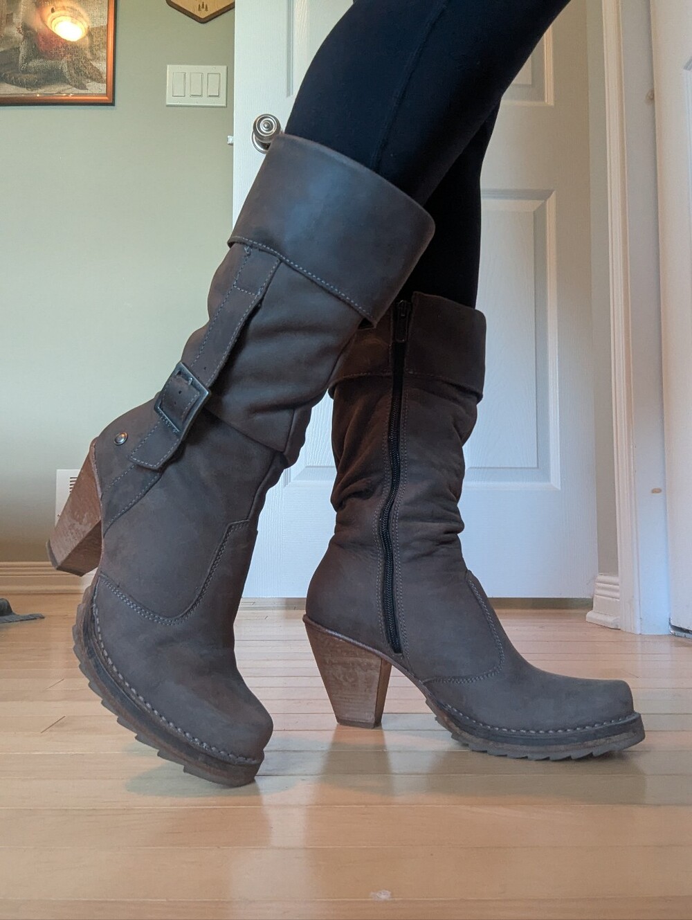 Neosens Genuine Leather Tall Boots SZ 39 (8-8.5 Us)